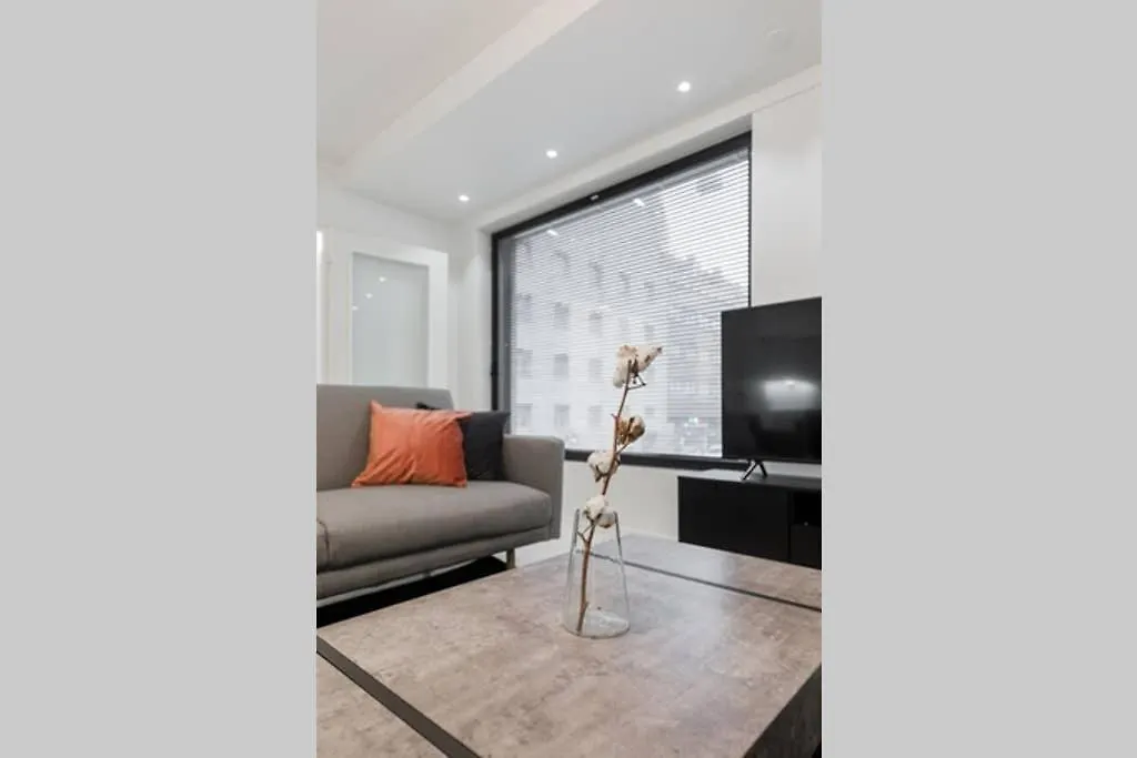 Sleek And Spacious 3 Bedroom Apartment In City Centre Helsinki Finland